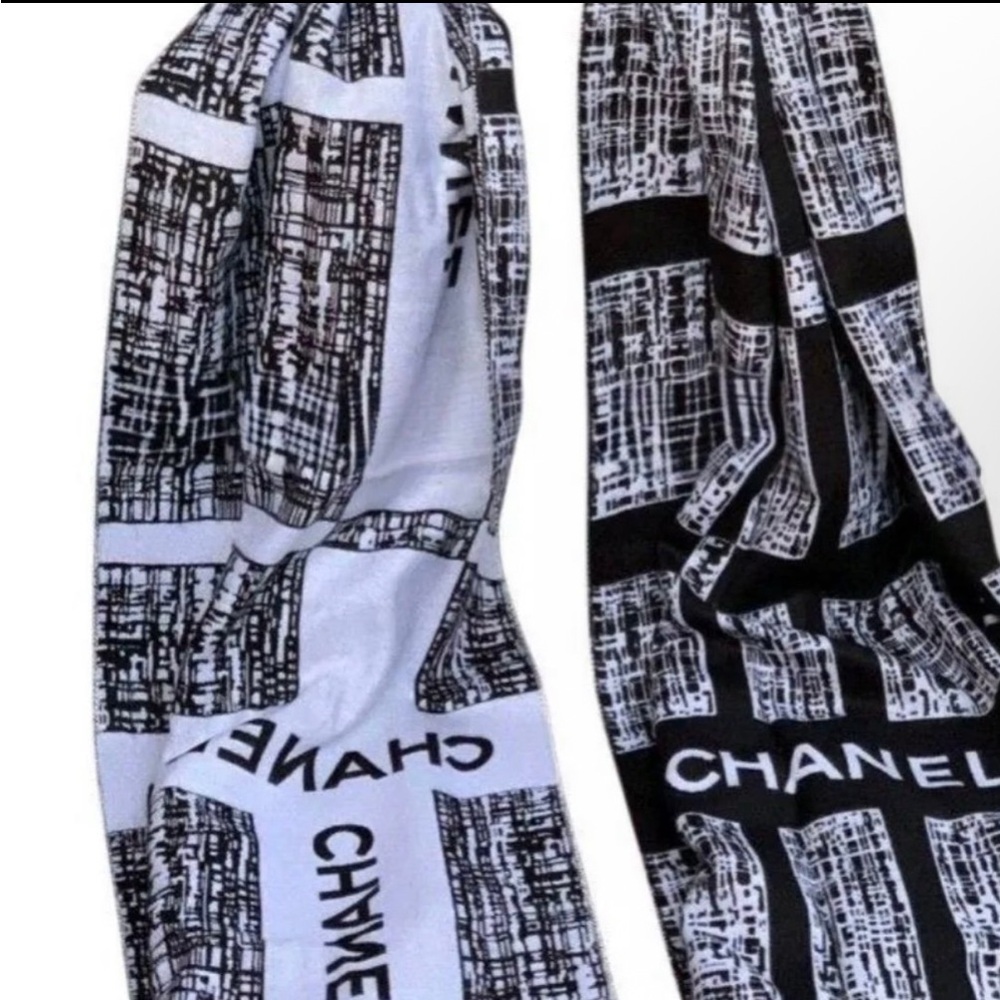 Brand new CHANEL Gwp Monochrome Logo Scarf cashmere silk - Picture 4 of 4